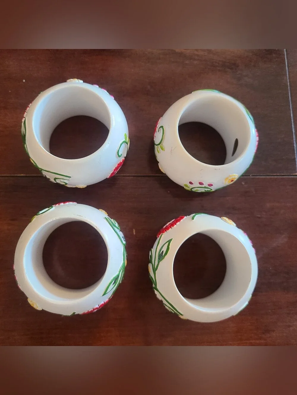 Vintage 90s Molded Resin Floral Napkin Rings Set of 4 White 3D Flowers Designpac